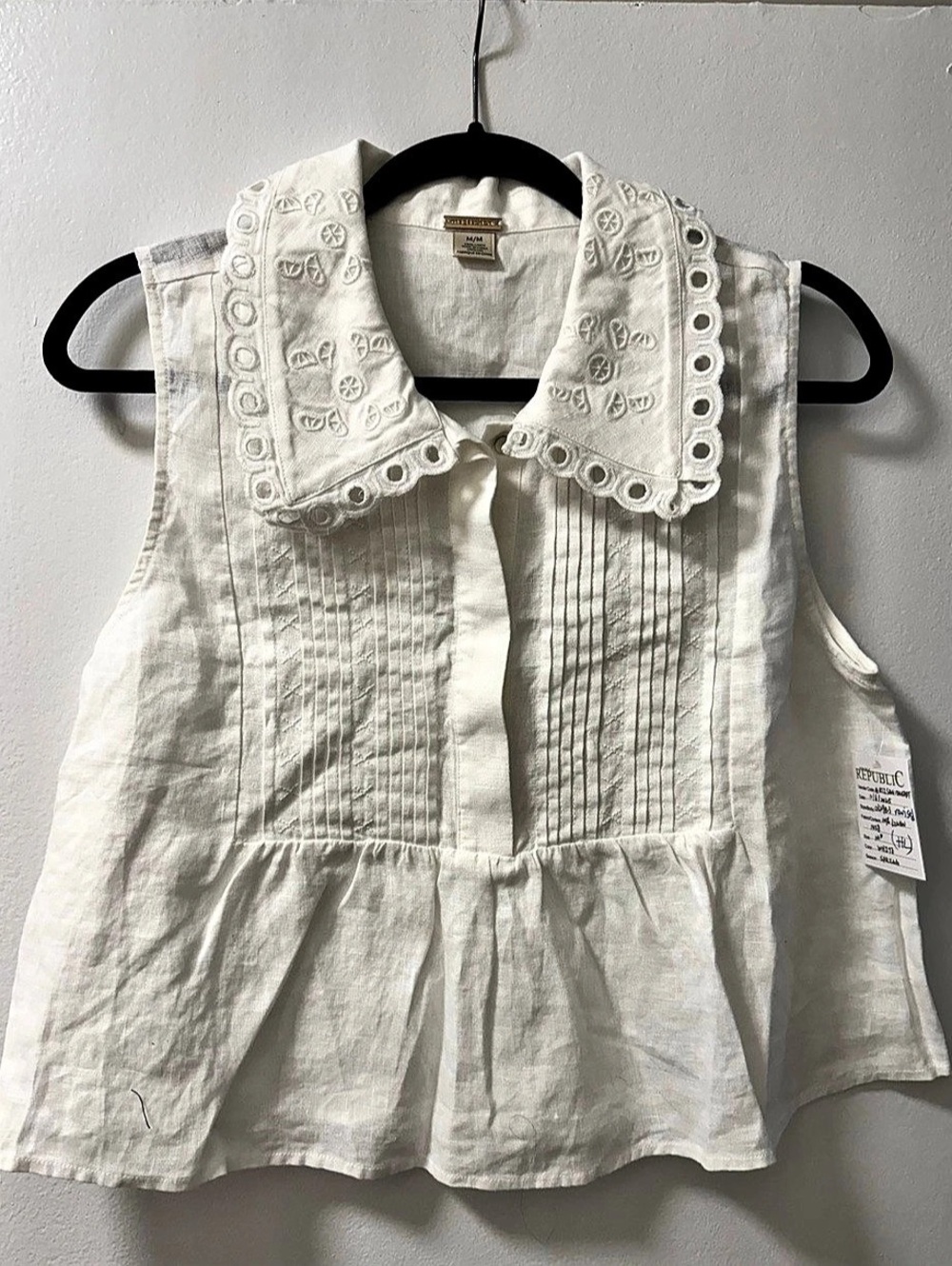 maggie sweet Embroidered Collar Linen Blouse in White Size Medium